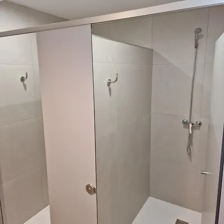 Hostel Cafeteria La Parada